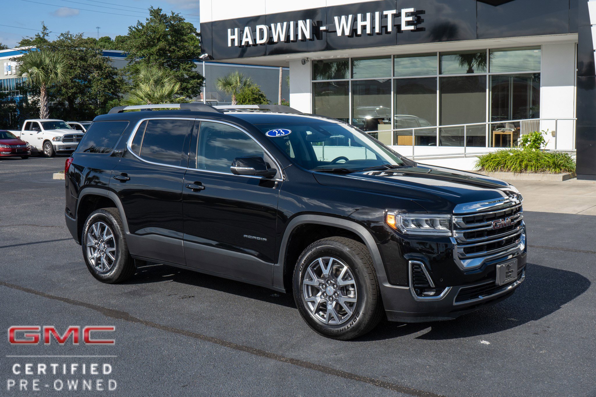 Used 2023 GMC Acadia SLT w/ Technology Package