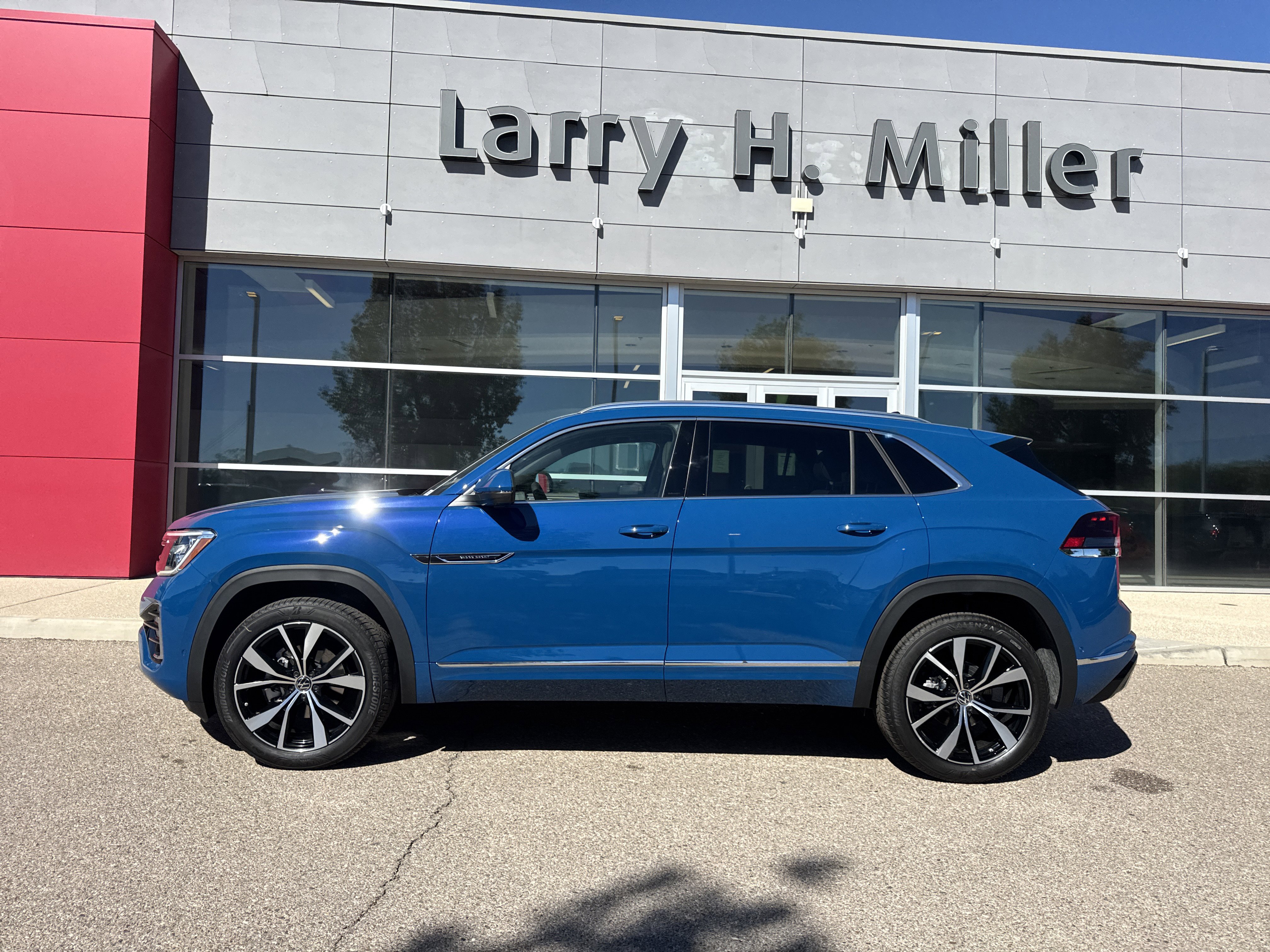 New 2026 Volkswagen Atlas Cross Sport SEL Premium R-Line image 3