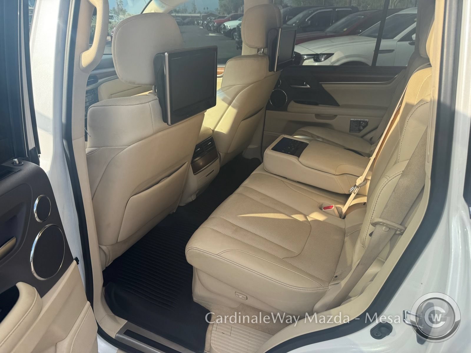 Used 2021 Lexus LX 570 4WD w/ Luxury Package image 14
