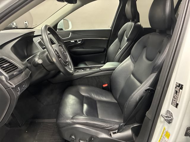 Used 2020 Volvo XC90 T5 Momentum w/ Protection Package Premier FWD image 9