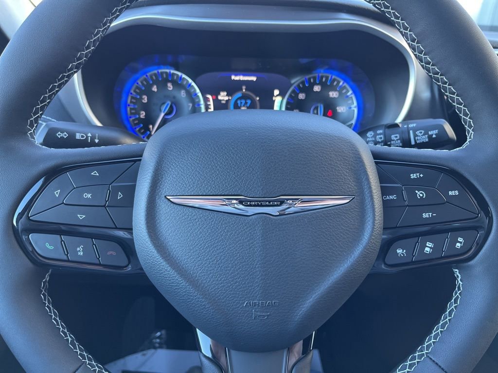 New 2026 Chrysler Pacifica Select w/ S Appearance Package image 16