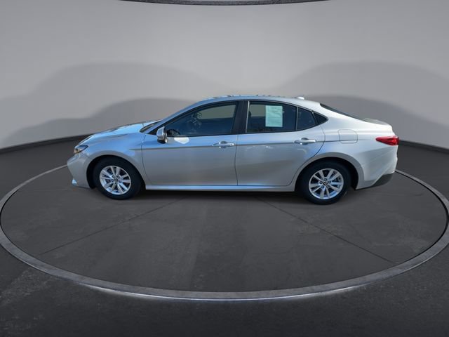 Used 2025 Toyota Camry LE image 9