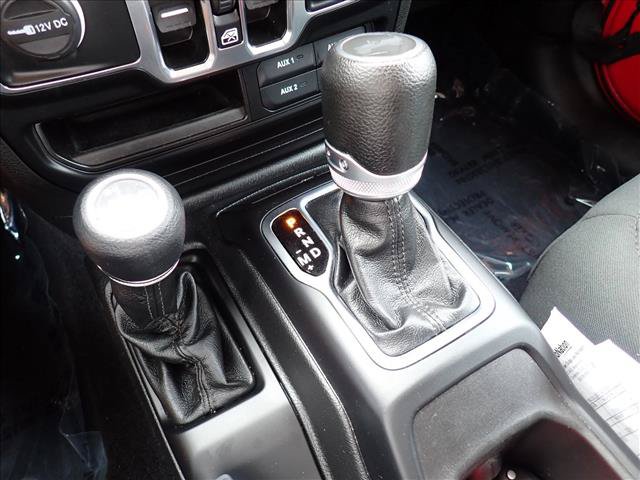 Used 2023 Jeep Wrangler Unlimited w/ Cold Weather Group AWD/4WD image 14