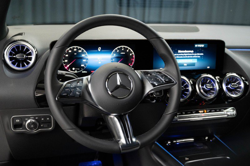 New 2026 Mercedes-Benz GLA 250 4MATIC image 16