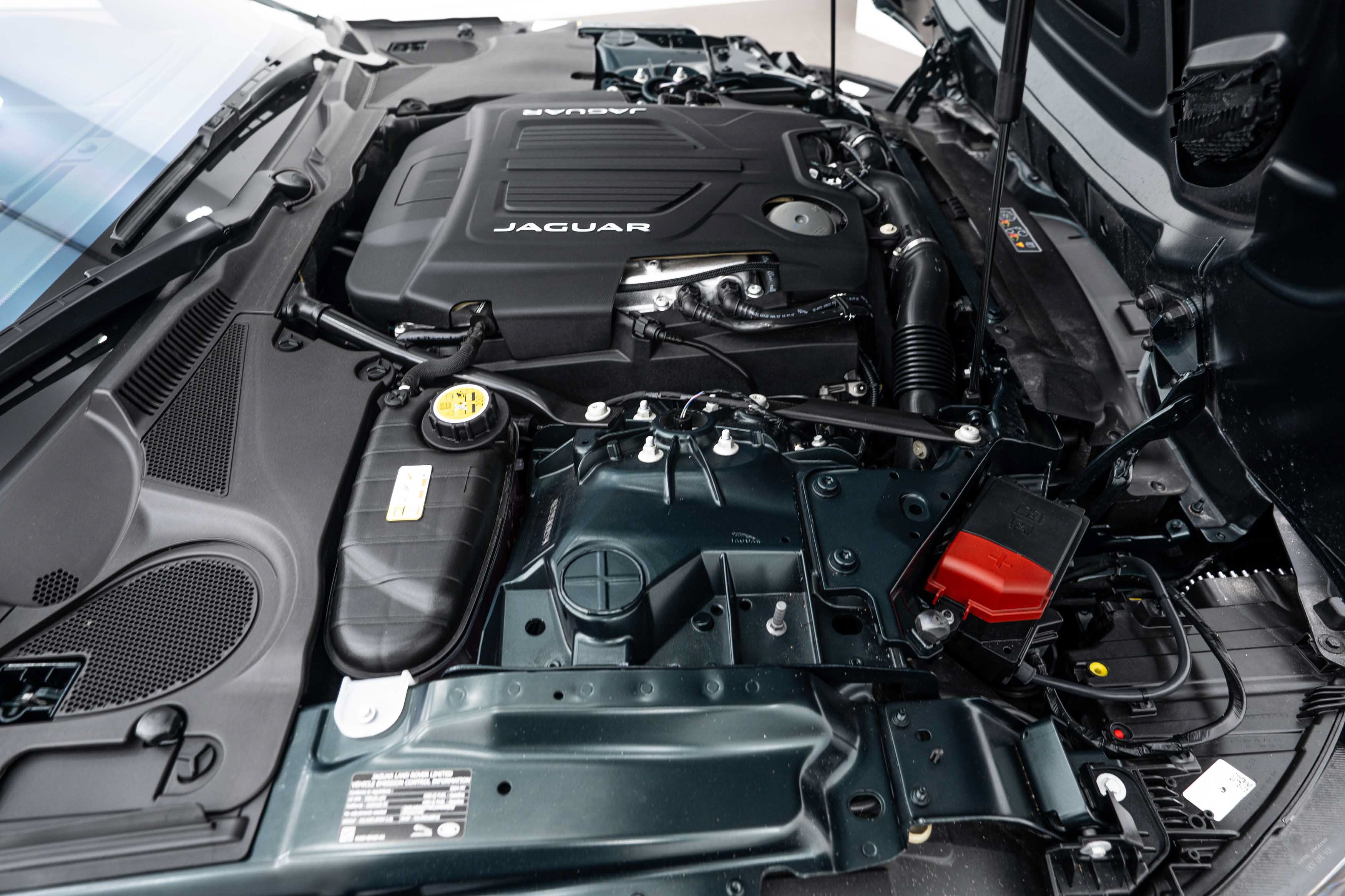 Used 2024 Jaguar F-TYPE Convertible AWD image 24