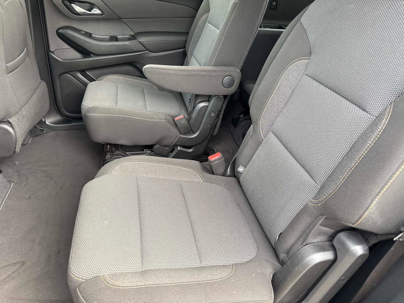 Used 2020 Chevrolet Traverse LT image 16