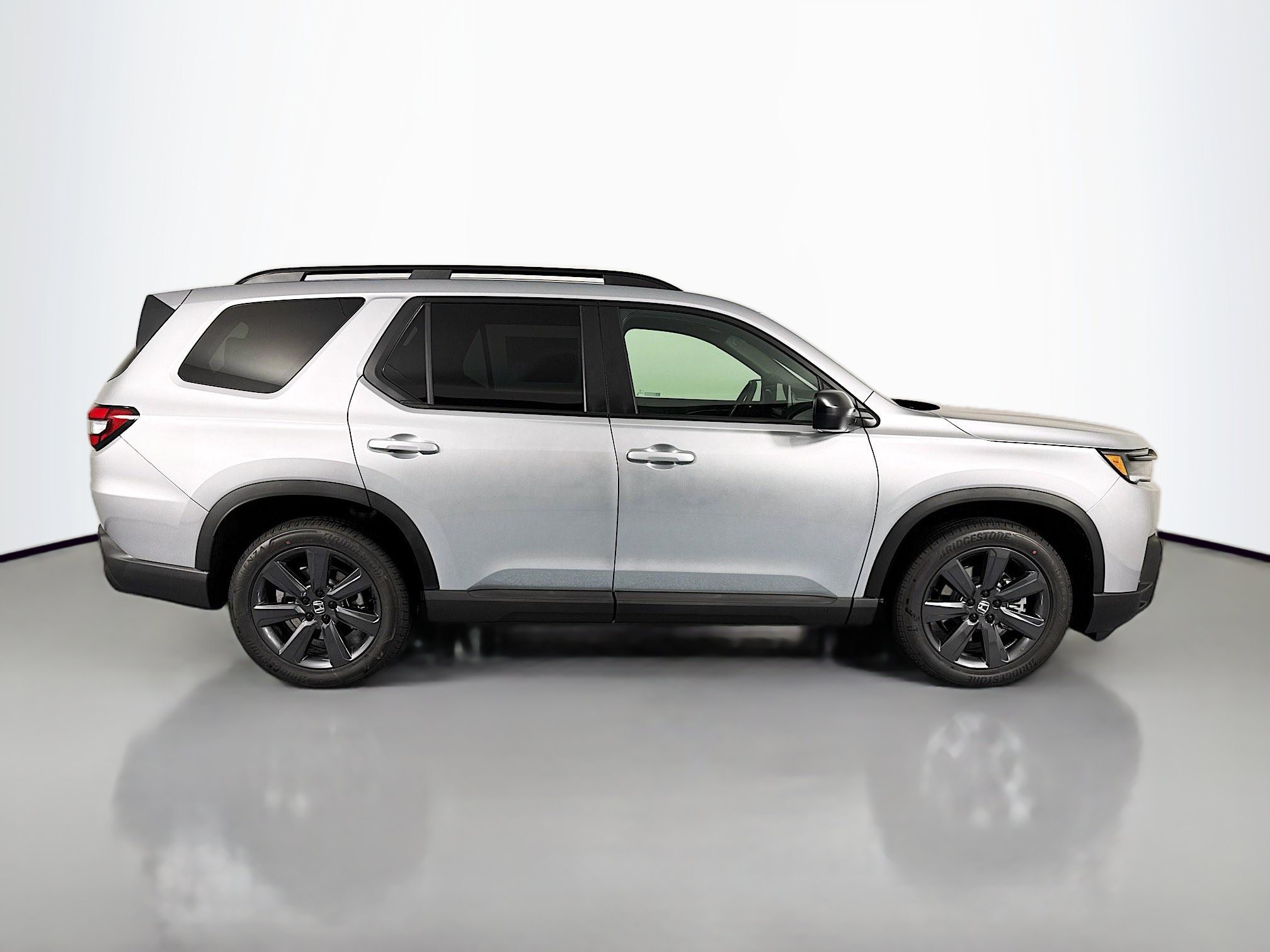 New 2026 Honda Pilot Sport image 4