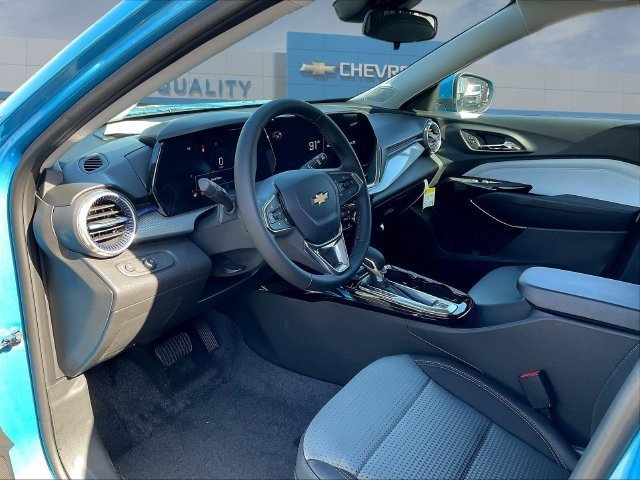 New 2026 Chevrolet Trax LT w/ Driver Confidence Package FWD image 9