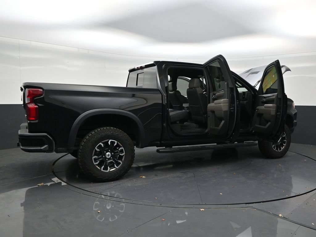 Used 2024 Chevrolet Silverado 1500 ZR2 w/ Technology Package AWD/4WD image 28
