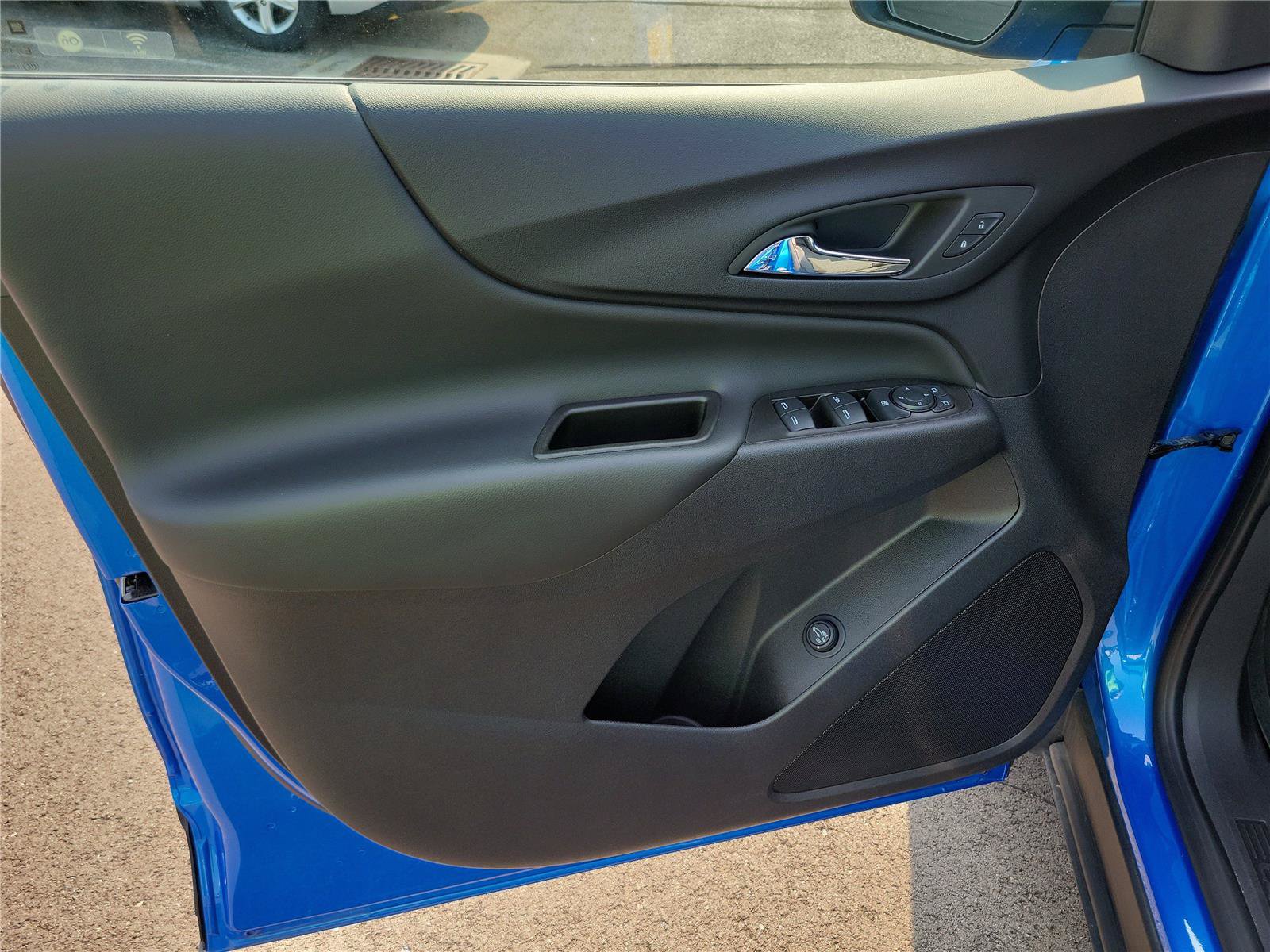 Used 2024 Chevrolet Equinox LT FWD image 21