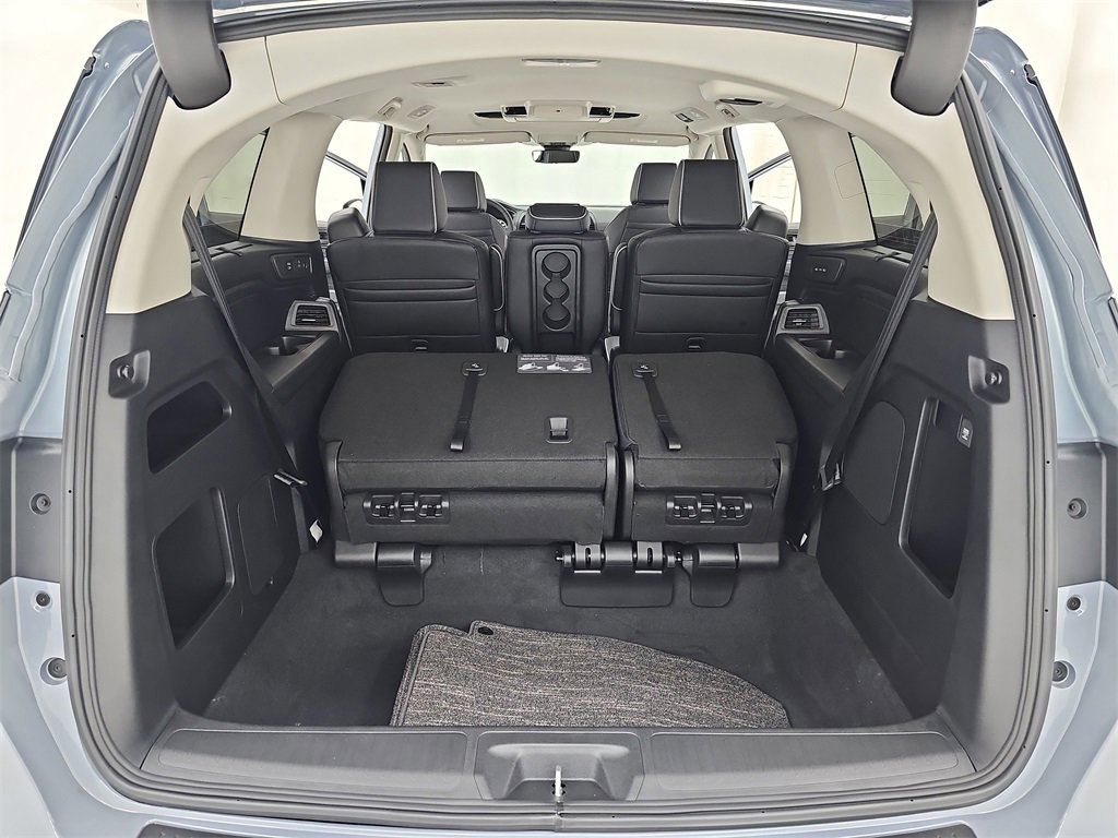 New 2026 Honda Odyssey Touring image 17