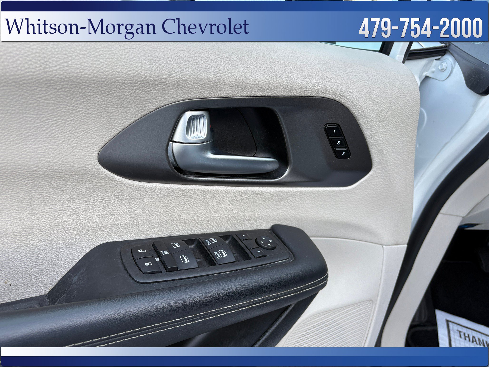Used 2023 Chrysler Pacifica Touring-L FWD image 14