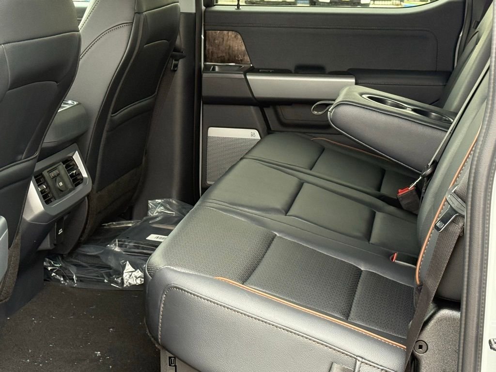 New 2026 Ford F250 Lariat w/ Black Appearance Package image 7