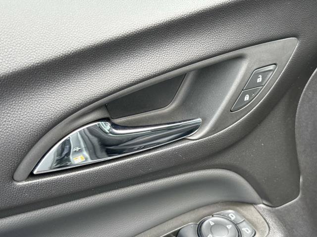 Used 2024 Chevrolet Equinox LT FWD image 7