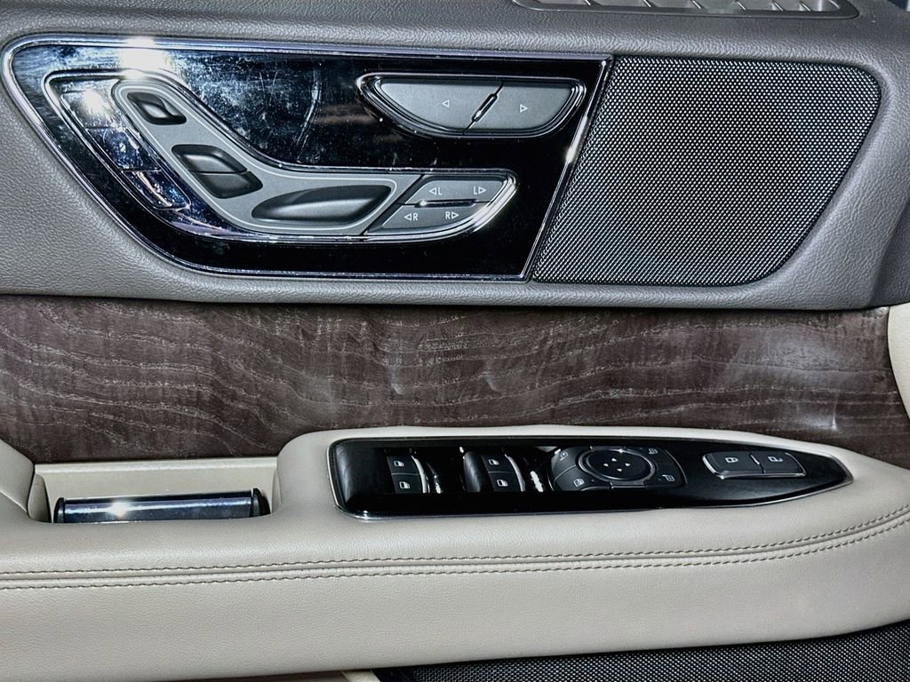 Used 2022 Lincoln Navigator L Reserve w/ Monochromatic Package image 15