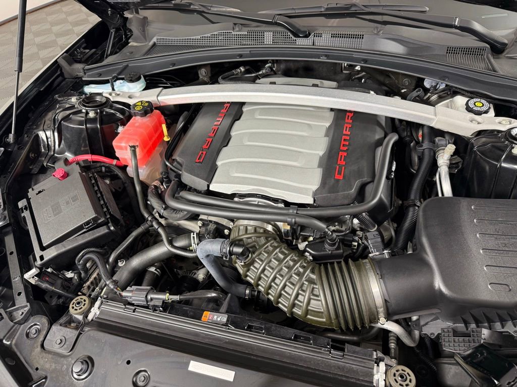 Used 2018 Chevrolet Camaro SS RWD image 31