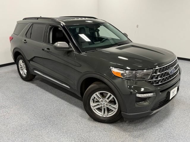Used 2023 Ford Explorer XLT w/ Equipment Group 202A AWD/4WD image 35