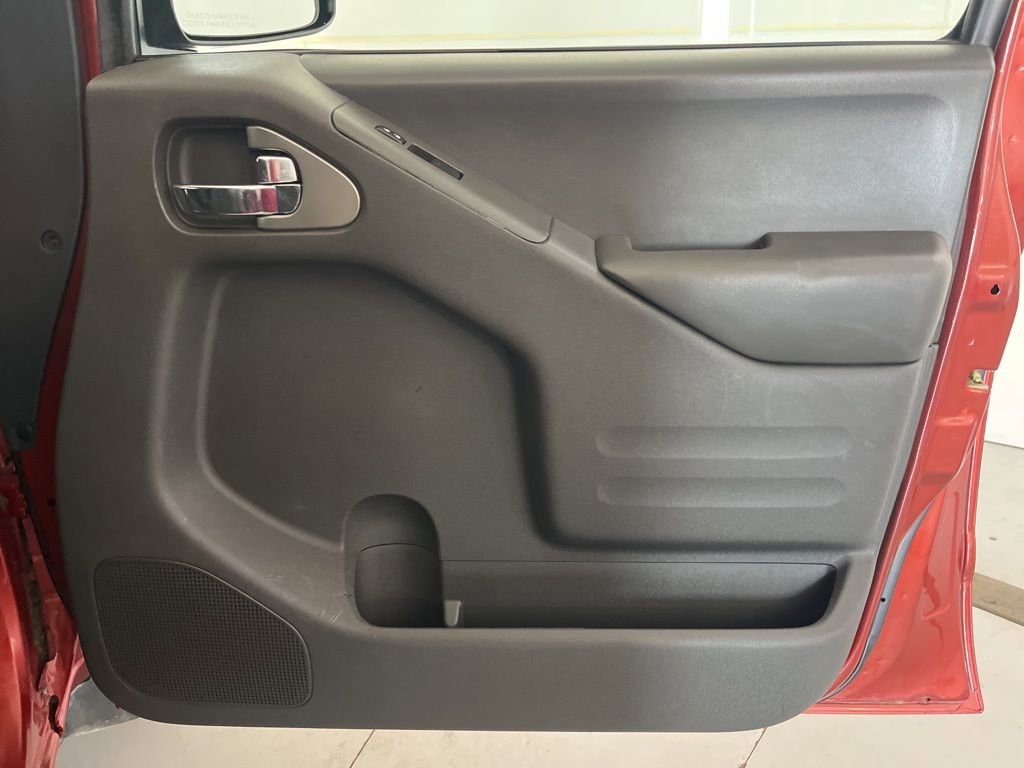 Used 2018 Nissan Frontier SV image 23