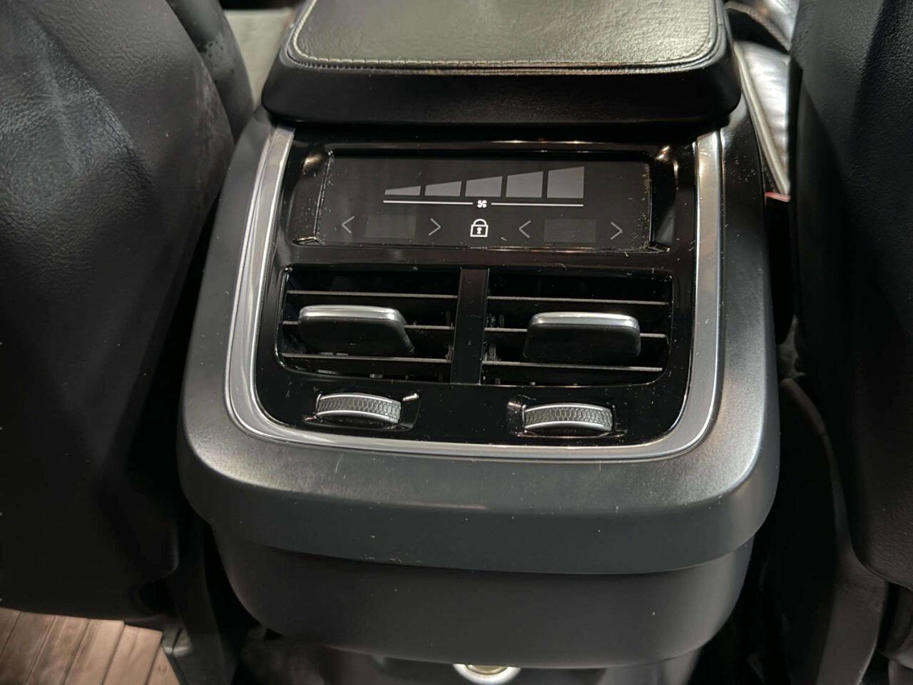 Used 2019 Volvo XC90 T6 R-Design w/ Protection Package Premier image 30