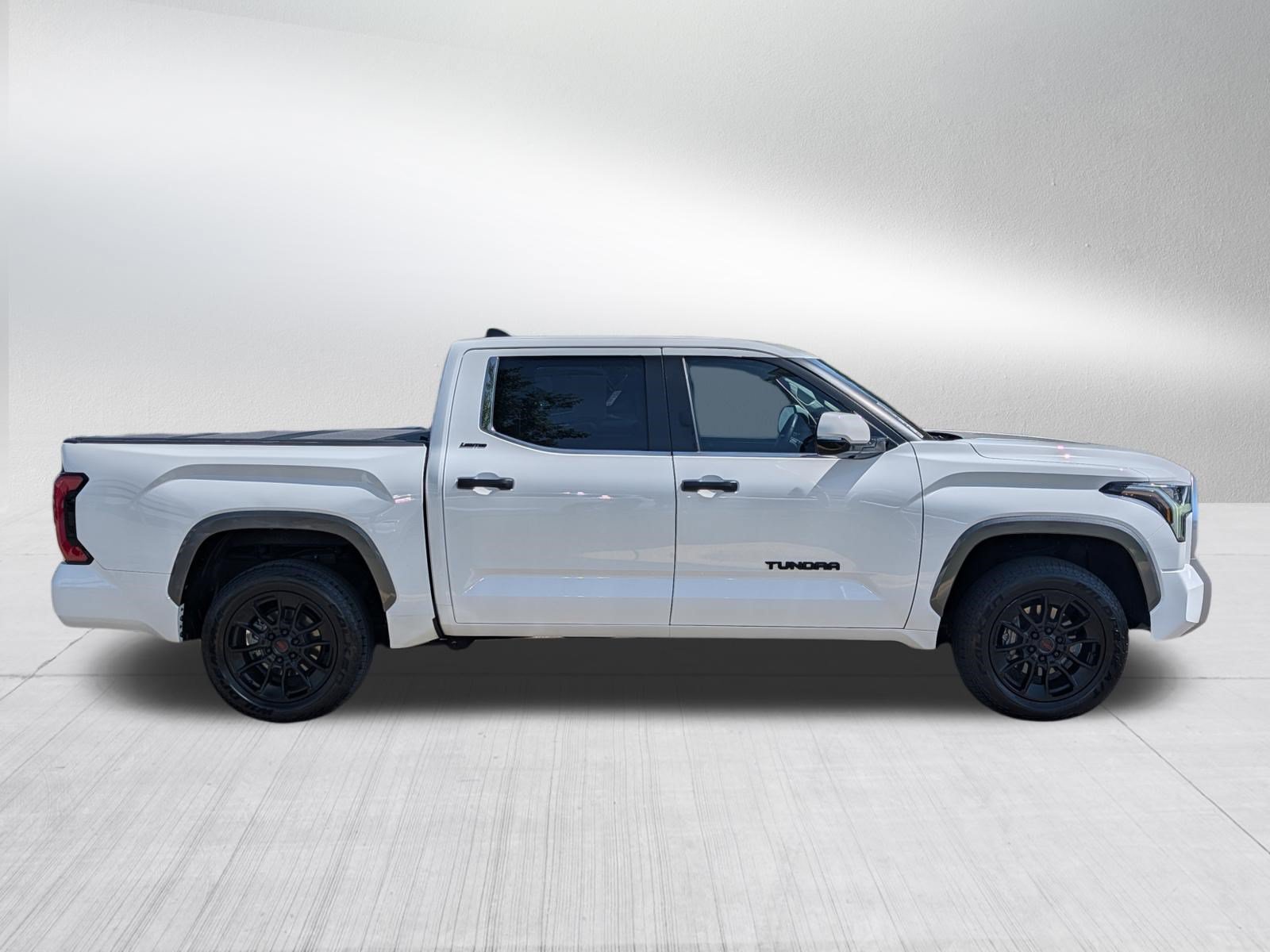 Used 2024 Toyota Tundra Limited AWD/4WD image 8