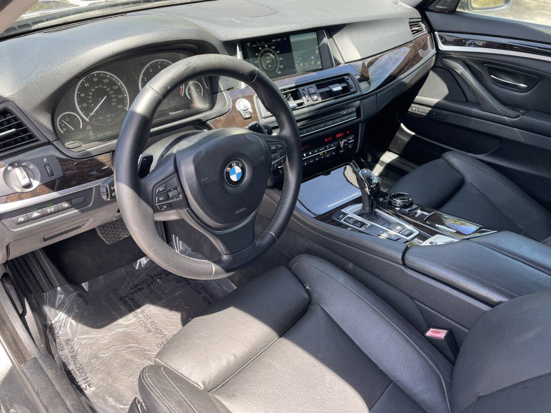 Used 2014 BMW 550i Sedan w/ Executive Package RWD image 10