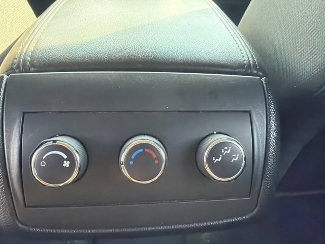 Used 2011 Chevrolet Traverse LT FWD image 10