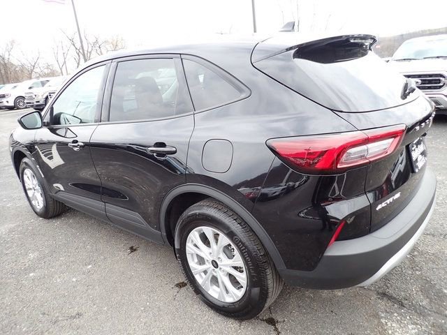 Certified 2025 Ford Escape Active image 3