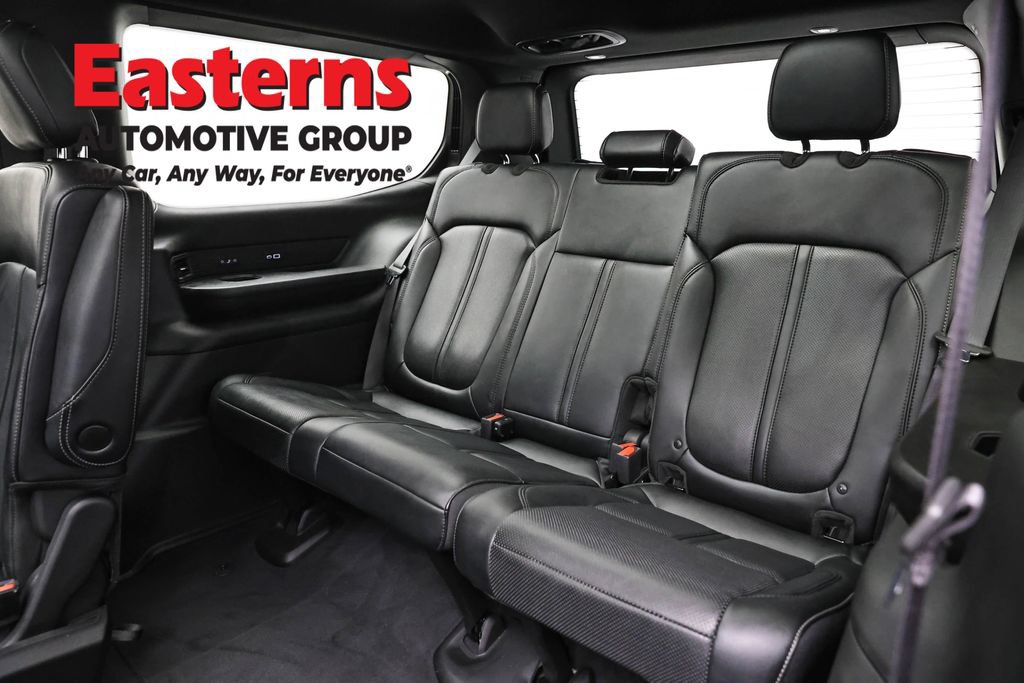 Used 2024 Jeep Wagoneer Series III w/ Premium Group I AWD/4WD image 31