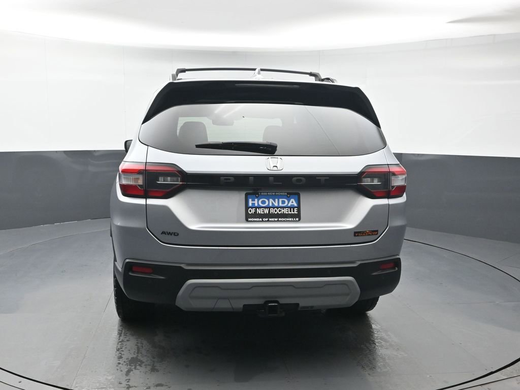 Used 2023 Honda Pilot TrailSport image 5