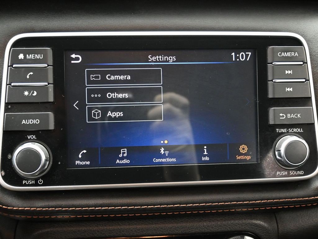Used 2019 Nissan Kicks SR image 21