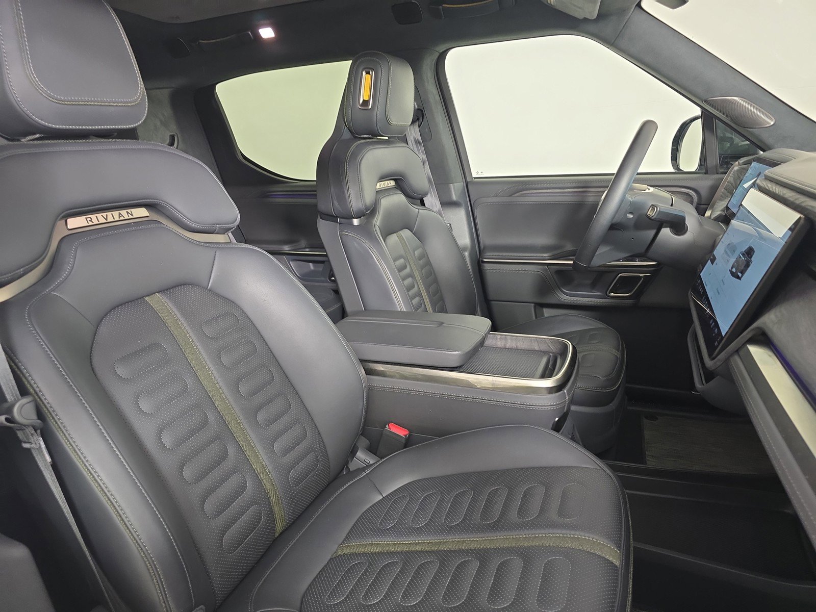 Used 2022 Rivian R1T Adventure AWD/4WD image 25