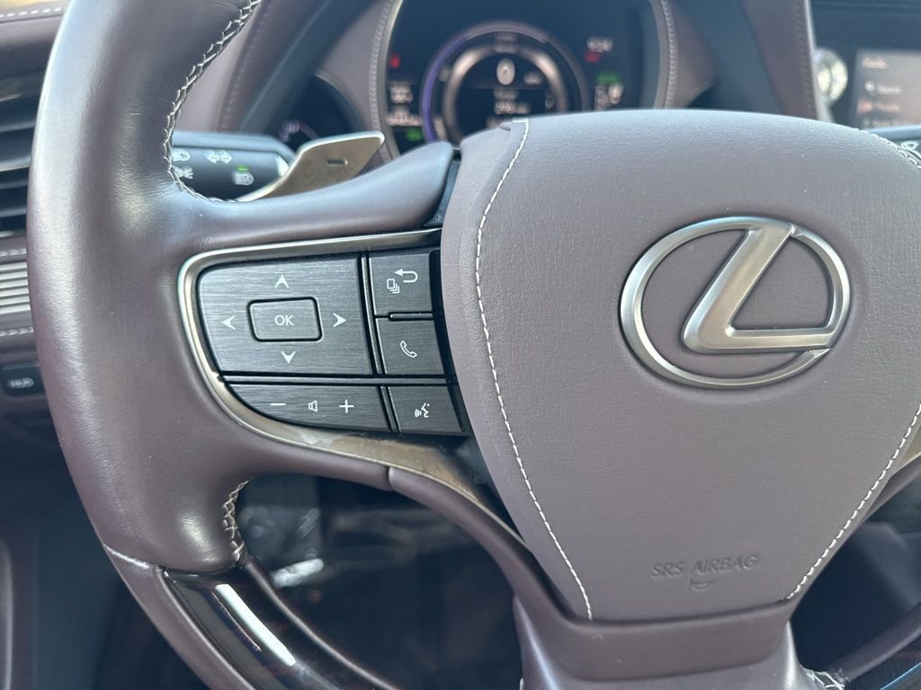 Used 2018 Lexus LS 500h w/ Luxury Package RWD image 16