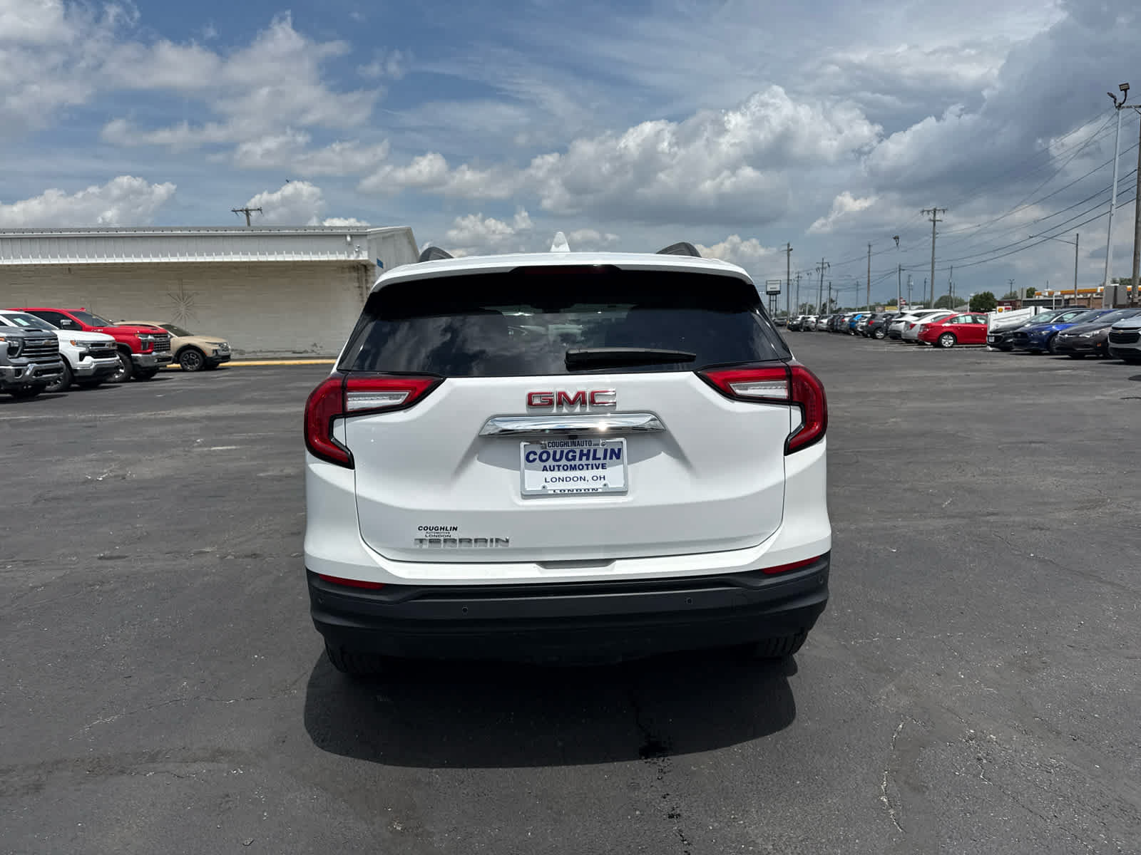 Certified 2024 GMC Terrain SLE w/ Driver Convenience Package FWD image 4