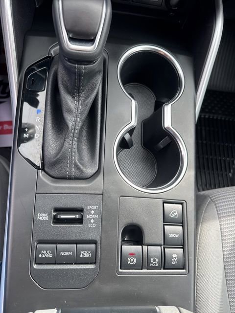 Used 2023 Toyota Highlander LE image 35