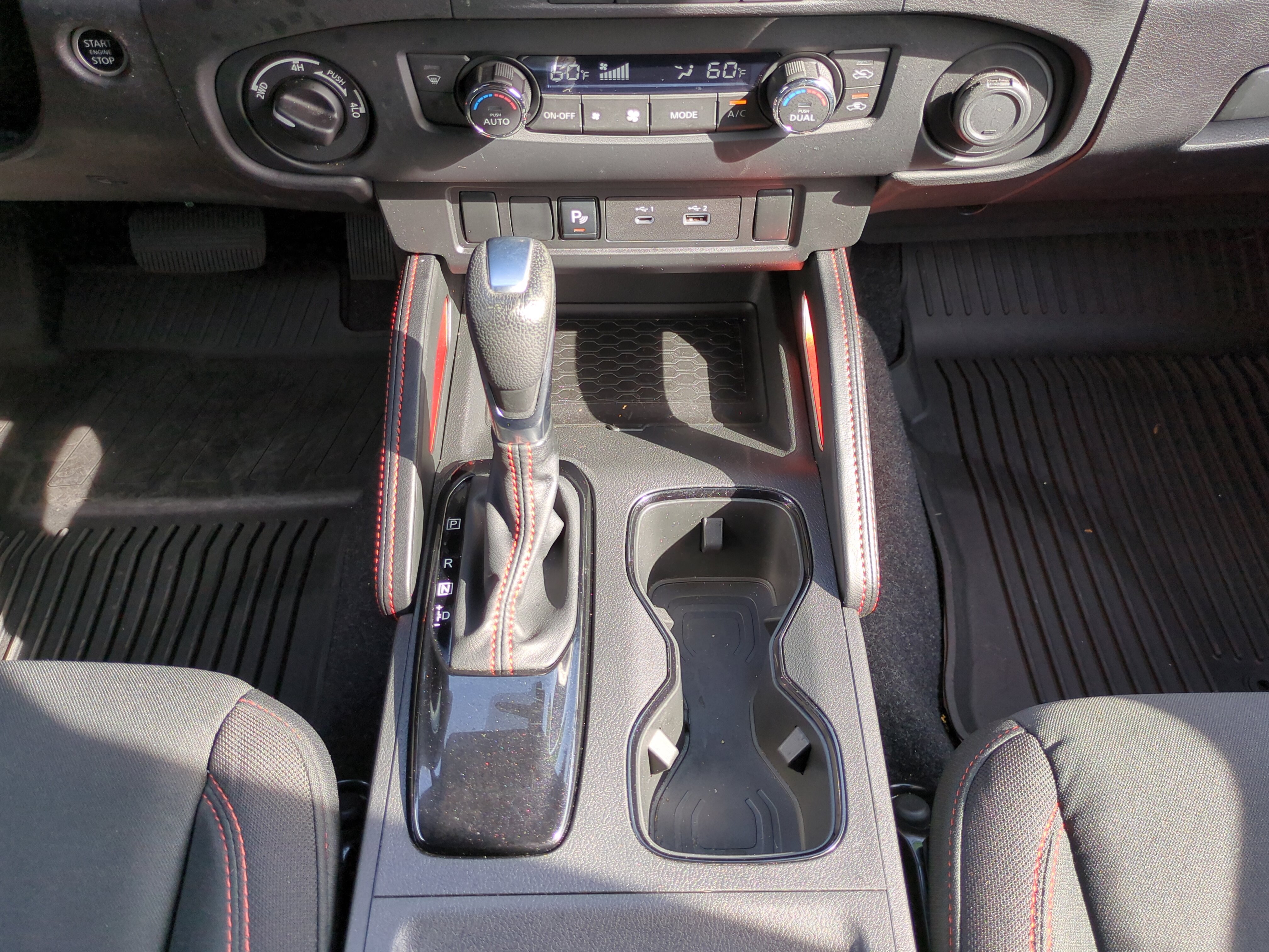 Used 2024 Nissan Frontier PRO-4X w/ Technology Package image 15