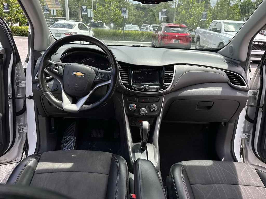 Used 2019 Chevrolet Trax LT w/ LT Convenience Package FWD image 36