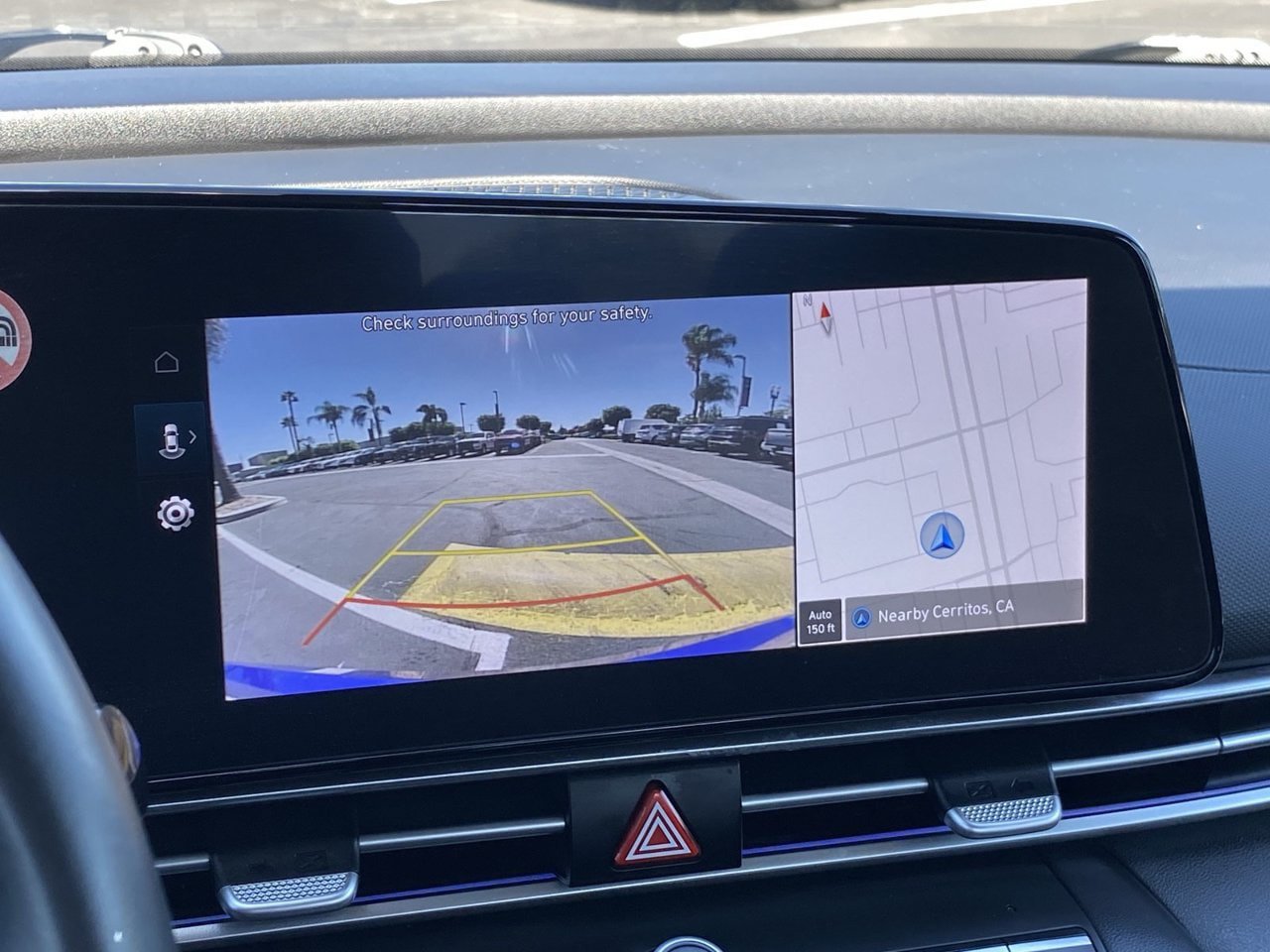 Used 2025 Hyundai Elantra SEL FWD image 31