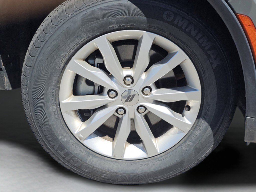 Used 2023 Dodge Durango SXT AWD/4WD image 16