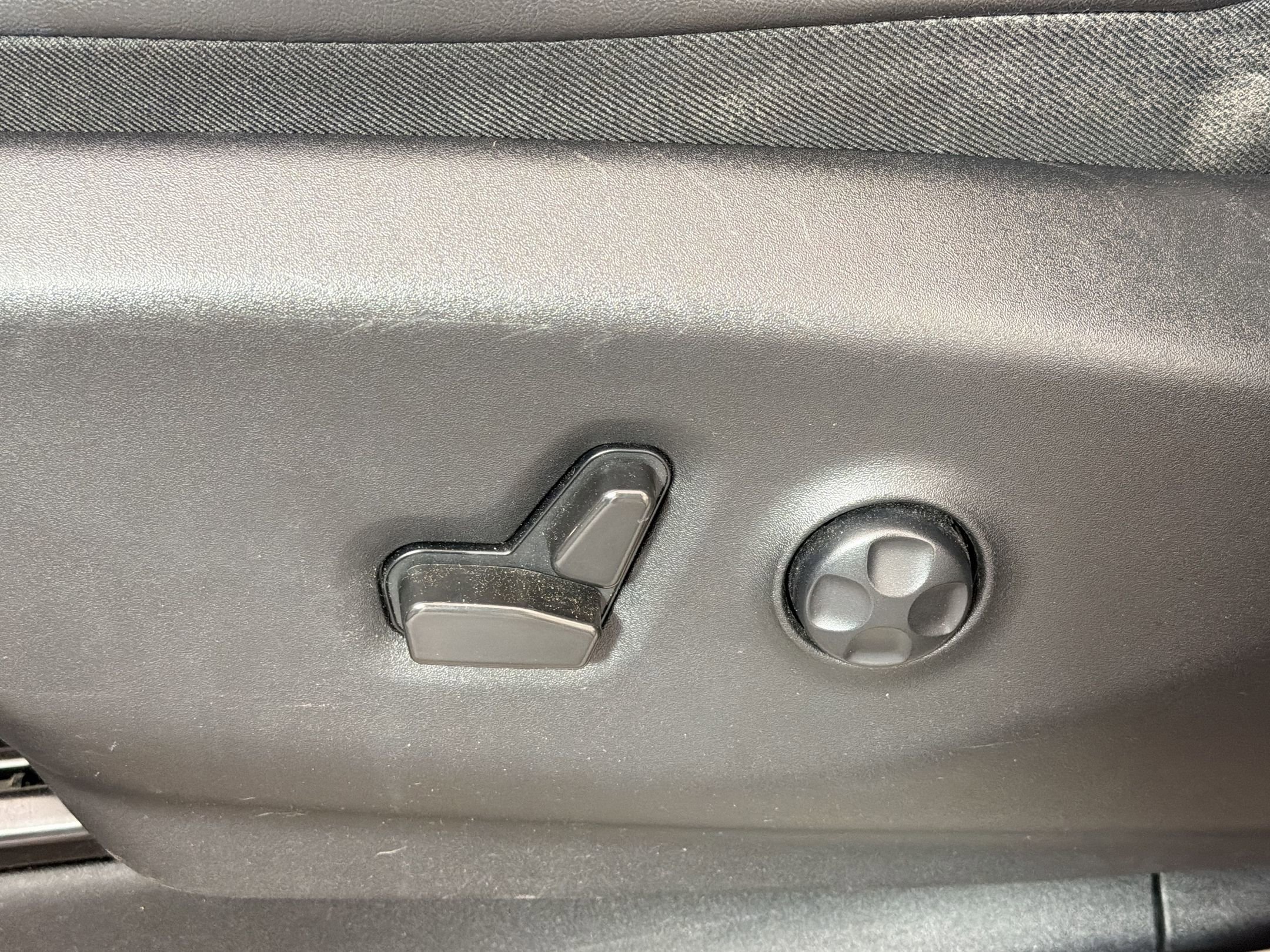 Used 2022 Chrysler Pacifica Limited FWD image 16