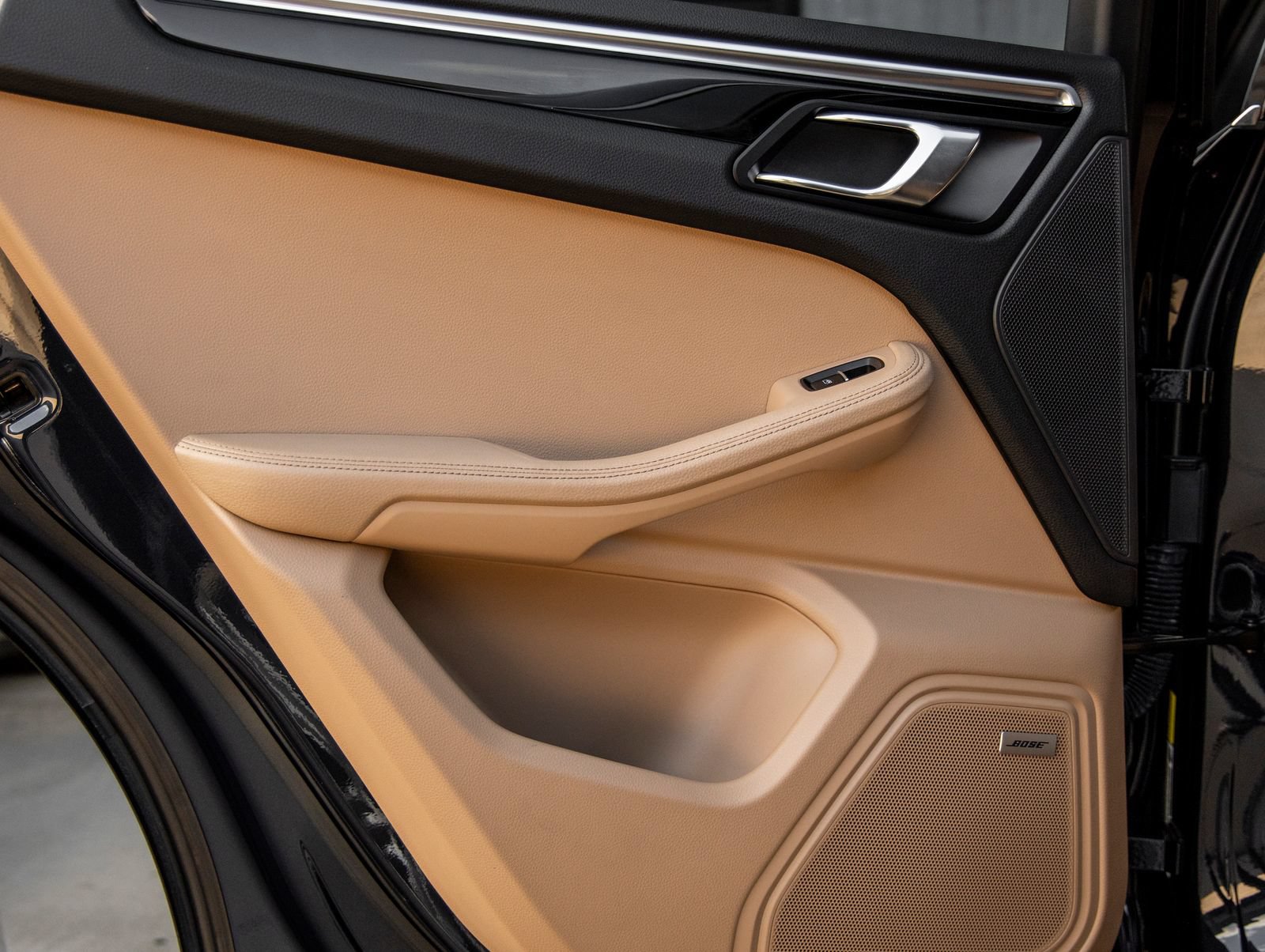 Certified 2020 Porsche Macan S AWD/4WD image 33