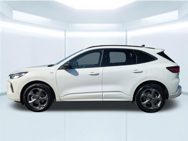 Used 2023 Ford Escape ST-Line image 2
