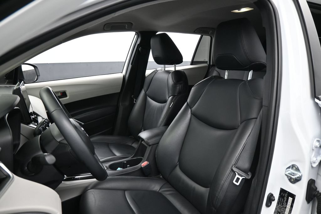 Used 2025 Toyota Corolla Cross LE FWD image 10
