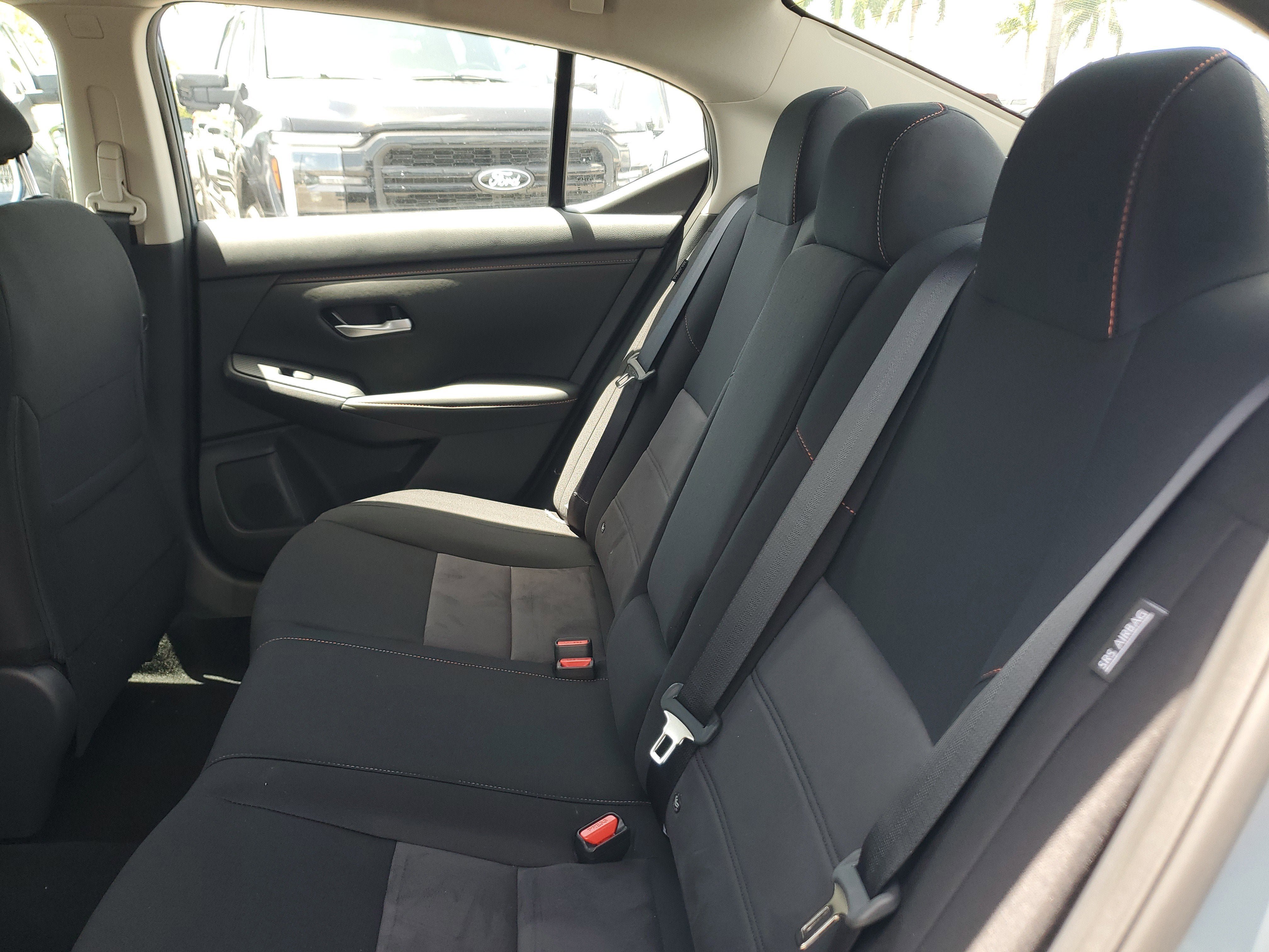 New 2025 Nissan Sentra SR w/ Midnight Edition FWD image 17