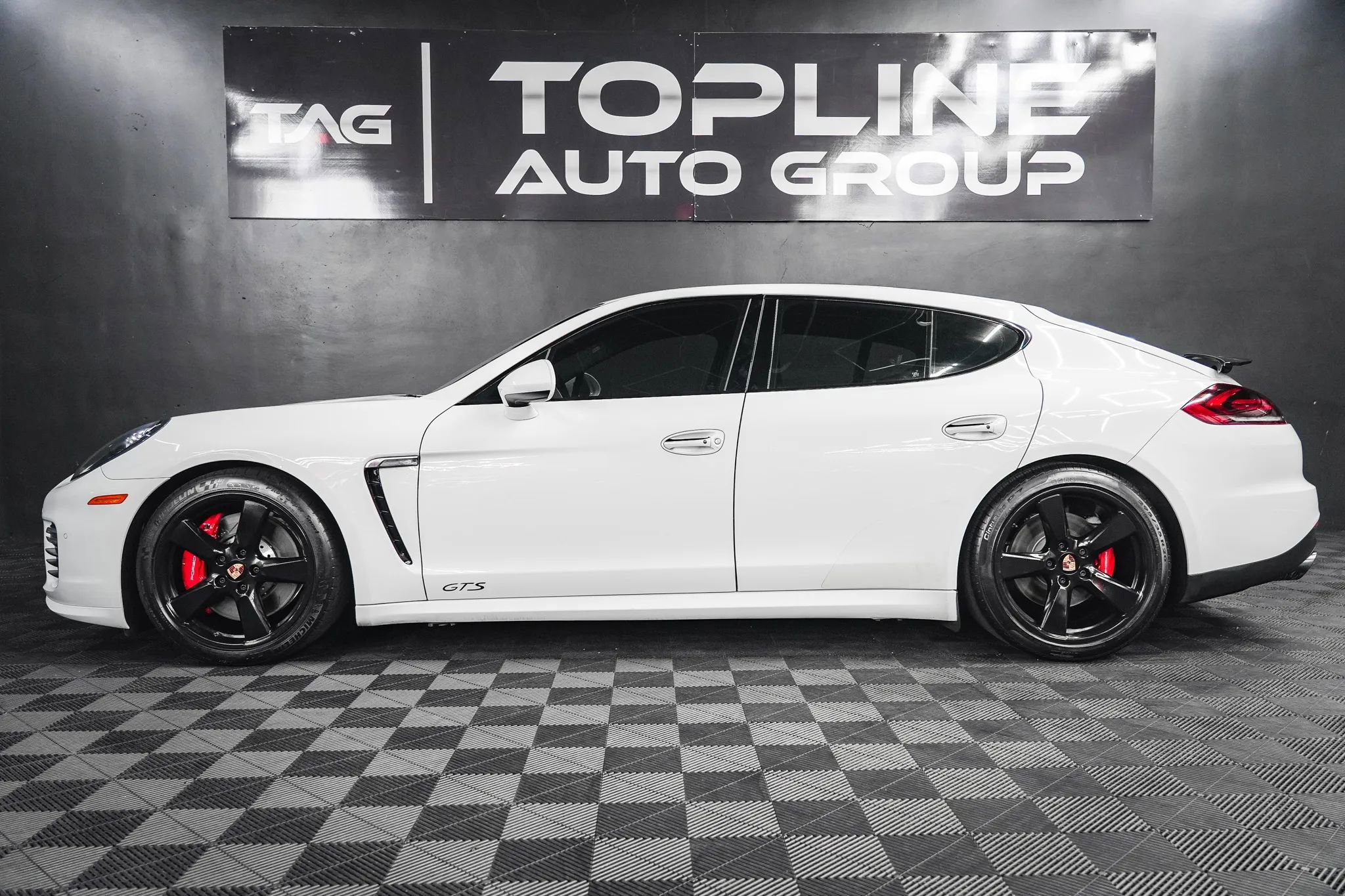 Used 2015 Porsche Panamera GTS w/ Premium Package Plus image 30