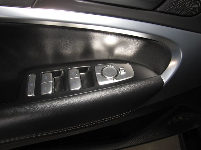 Used 2023 Genesis G70 2.0T RWD image 11