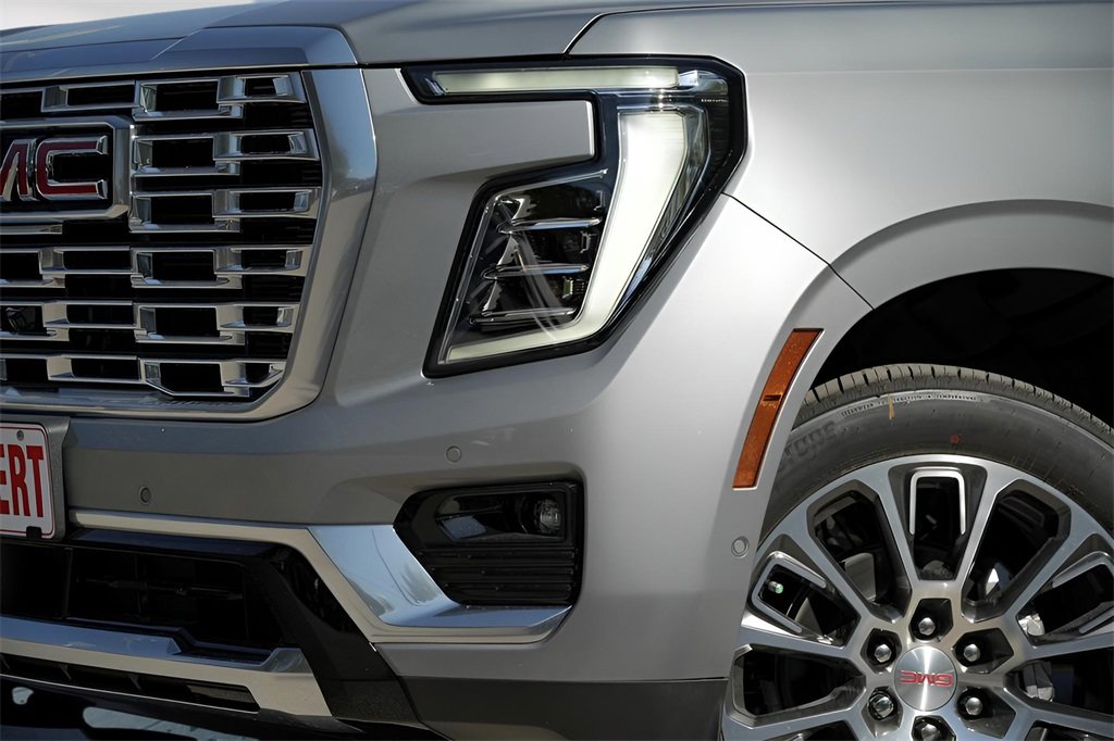 New 2026 GMC Yukon XL Denali w/ Denali Reserve Package image 3