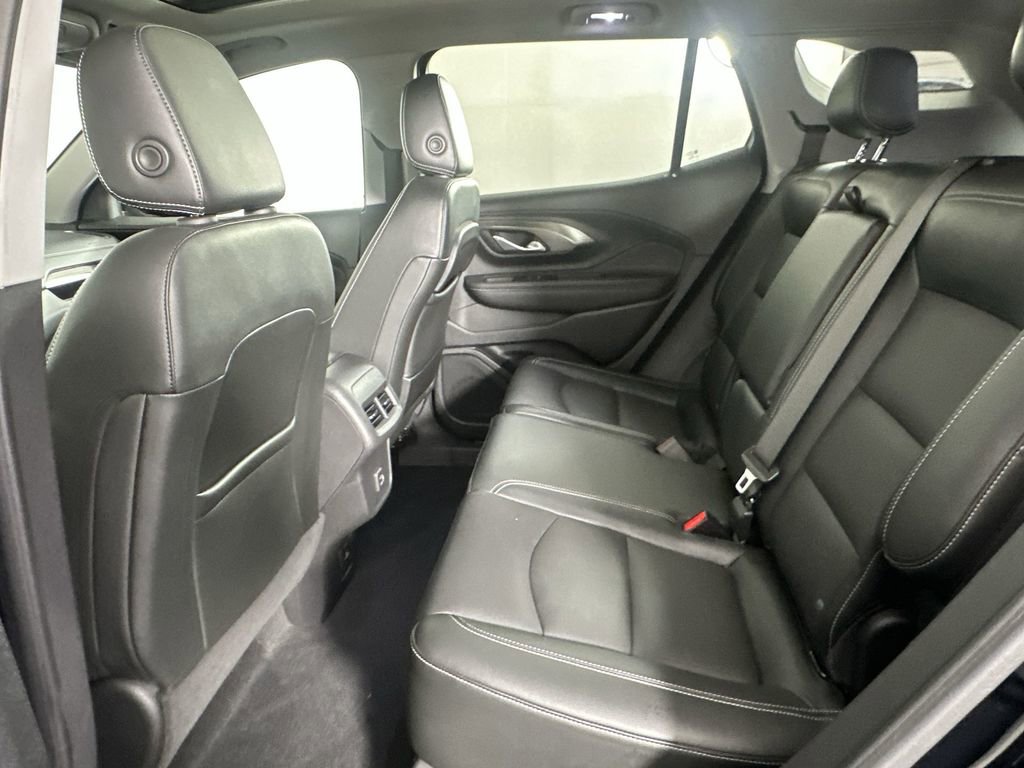 Used 2022 GMC Terrain SLT image 25