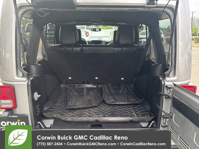 Used 2017 Jeep Wrangler Unlimited Sahara AWD/4WD image 15