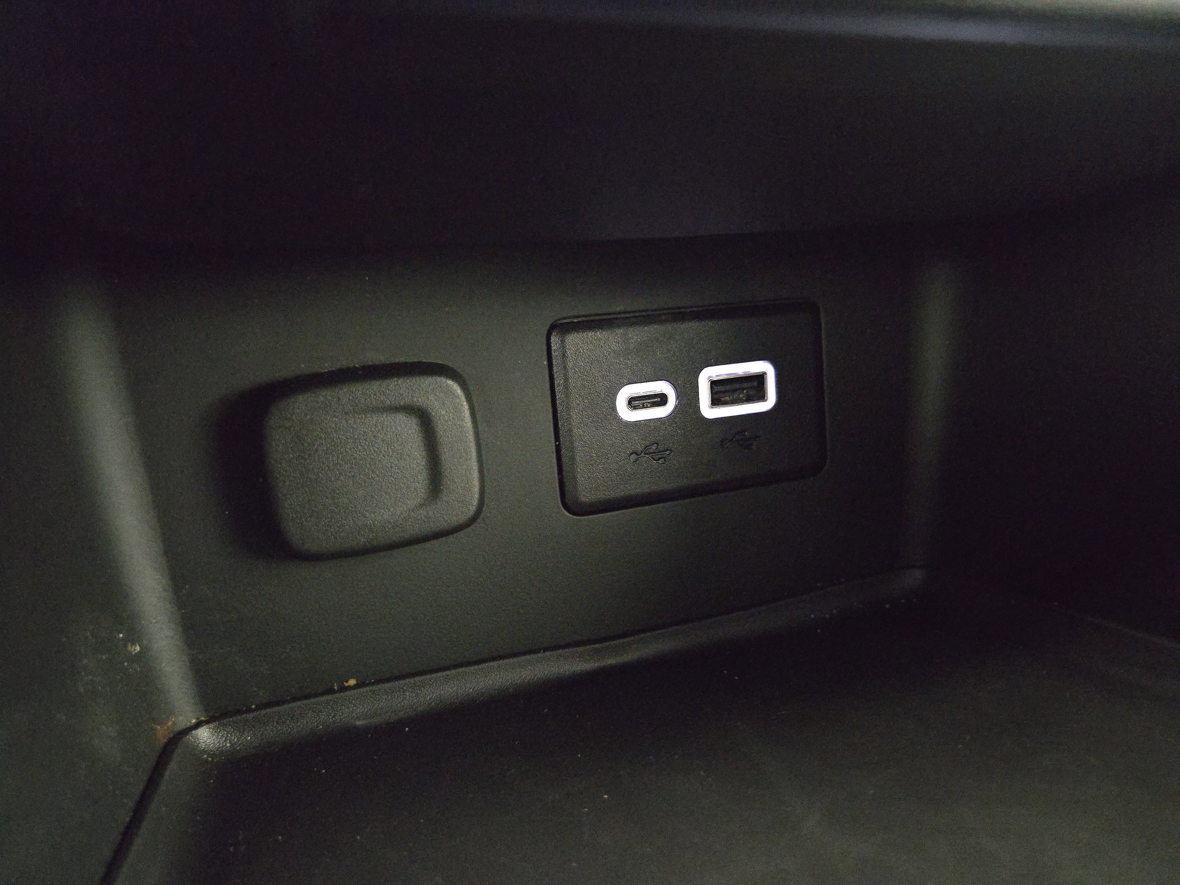 Used 2023 GMC Acadia SLE w/ Driver Convenience Package image 28