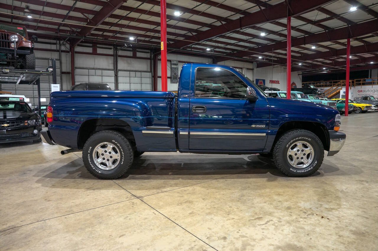 Used 2001 Chevrolet Silverado 1500 LS w/ Off-Road Chassis Pkg AWD/4WD image 10